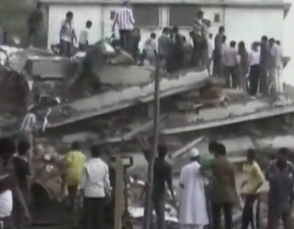 Zeci de morti in India dupa ce un bloc de locuit s-a prabusit. Oamenii n-au reusit sa se evacueze
