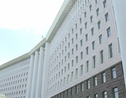 Cladirea Parlamentului ar putea sa nu fie reparata pana la sfarsitul lui 2013. Cum arata acum edificiul Cladirea Parlamentului ar putea sa nu fie reparata pana la sfarsitul lui 2013. Cum arata acum edificiul
