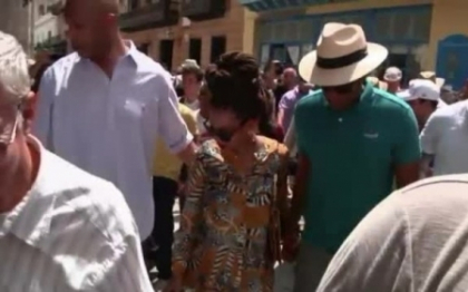 Vizita lui Beyonce si JayZ in Cuba ridica semne de intrebare.Au avut voie sa cheltuiasca bani acolo? Vizita lui Beyonce si JayZ in Cuba ridica semne de intrebare.Au avut voie sa cheltuiasca bani acolo?