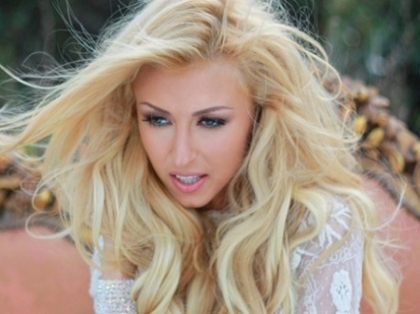 A gafat, IN DIRECT! Andreea Balan si-a aratat zonele intime la TV - FOTO