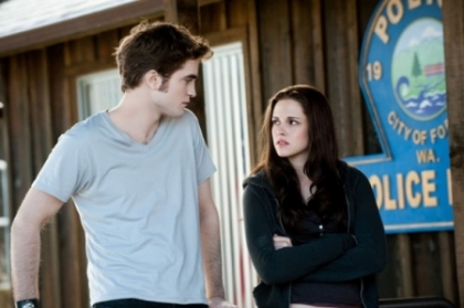 Dovada ca s-au impacat! Robert Pattinson si Kristen Stewart, surprinsi in ipostaze tandre de paparazzi
Dovada ca s-au impacat! Robert Pattinson si Kristen Stewart, surprinsi in ipostaze tandre de paparazzi