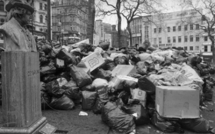 FOTO. Londra, ingropata in munti de gunoaie, inainte ca Margaret Thatcher sa ajunga la putere FOTO. Londra, ingropata in munti de gunoaie, inainte ca Margaret Thatcher sa ajunga la putere