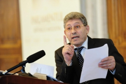 Ghimpu continua sa-l acuze pe premierul in exercitiu: AIE 2 a fost gatuita de Filat Ghimpu continua sa-l acuze pe premierul in exercitiu: AIE 2 a fost gatuita de Filat