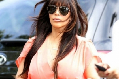 Ca un imens balon gonflabil. Kim Kardashian, o noua tinuta care nu o avantajeaza - FOTO
Ca un imens balon gonflabil. Kim Kardashian, o noua tinuta care nu o avantajeaza - FOTO