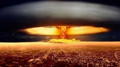 A anuntat asta acum: "Va incepe un razboi TERMONUCLEAR! Toti strainii din tara sa plece" A anuntat asta acum: "Va incepe un razboi TERMONUCLEAR! Toti strainii din tara sa plece"