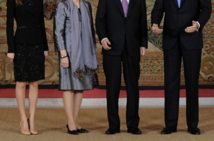 Scandal la Casa Regala: "A facut avort inainte sa se marite cu printul mostenitor"
Scandal la Casa Regala: "A facut avort inainte sa se marite cu printul mostenitor"