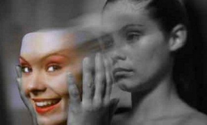 Ce sunt vampirii energetici si cum ne ferim de ei. Cum reusesc sa-si epuizeze victimele - VIDEO
Ce sunt vampirii energetici si cum ne ferim de ei. Cum reusesc sa-si epuizeze victimele - VIDEO