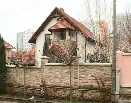Si-a cumparat o casa de peste 600 de mii de lei! Vezi declaratia de avere a lui Viorel Chetraru Si-a cumparat o casa de peste 600 de mii de lei! Vezi declaratia de avere a lui Viorel Chetraru