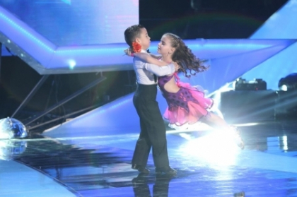 VIDEO. Ionela si Mihai au cucerit din nou inima publicului! Uite cat de bine au dansat in semifinala VIDEO. Ionela si Mihai au cucerit din nou inima publicului! Uite cat de bine au dansat in semifinala