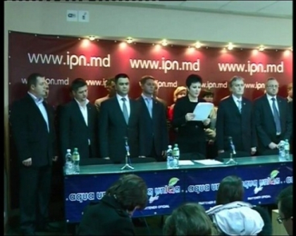 5 deputati PL care au cerut reformarea partidului, exclusi din formatiune 5 deputati PL care au cerut reformarea partidului, exclusi din formatiune