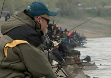 Competitie de pescuit la Danceni. Din cei 50 de pescari doar unul s-a putut lauda cu UN peste prins Competitie de pescuit la Danceni. Din cei 50 de pescari doar unul s-a putut lauda cu UN peste prins