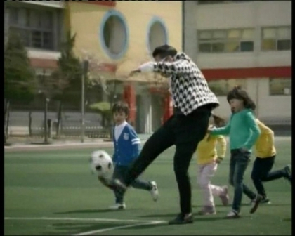 Mai tare ca Gangnam Style? PSY si-a prezentat videoclipul la noua sa piesa. Coreografia e inedita
