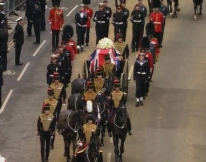 Margaret Thatcher, condusa pe ultimul drum. Ceremonia fastuoasa nu s-a lasat fara proteste