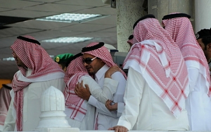 Motivul incredibil pentru care 3 barbati au fost expulzati din Arabia Saudita