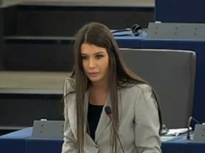 VIDEO.Reactia Elenei Basescu cand realizeaza ca a gresit dezbaterea in Parlamentul European
