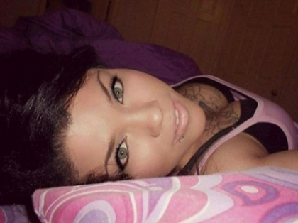 Arata ca un inger, dar nu e chiar asa. Detaliul cu care socheaza aceasta fata - FOTO Arata ca un inger, dar nu e chiar asa. Detaliul cu care socheaza aceasta fata - FOTO