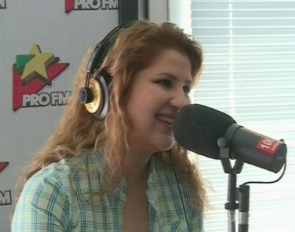 Nu are o relatie serioasa, dar este mereu indragostita. Dara si-a prezentat la Pro FM noua piesa Nu are o relatie serioasa, dar este mereu indragostita. Dara si-a prezentat la Pro FM noua piesa