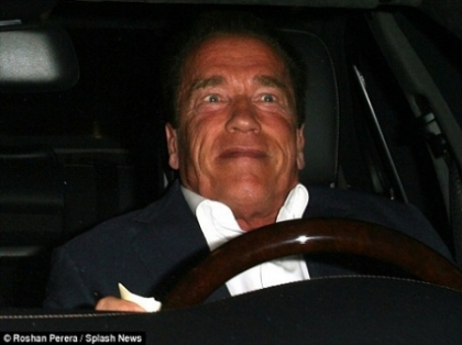 Vrea sa se impace cu fosta sotie, dar iese cu iubita. Cum arata prietena lui Arnold Schwarzenegger