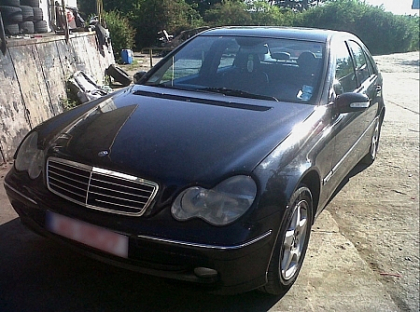 Un Mercedes cautat de Interpol, retinut la vama cu Romania! FOTO Un Mercedes cautat de Interpol, retinut la vama cu Romania! FOTO