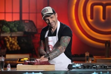 INTERVIU: Alexandru Hora, bucatarul tatuat de la MasterChef, este un tatic grijuliu. Vezi ce-i gateste fetitei sale