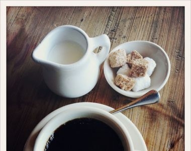 Cafeaua are pret dublu in Romania. De ce costa mai mult la noi decat in strainatate Cafeaua are pret dublu in Romania. De ce costa mai mult la noi decat in strainatate