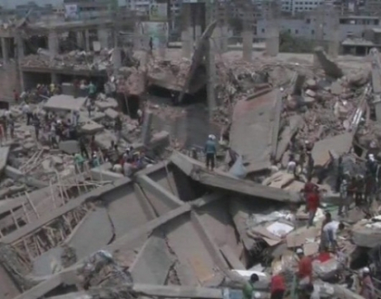 Tragedie in Bangladesh. Cel putin 82 de morti si peste 700 de raniti dupa ce o fabrica s-a prabusit