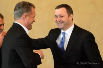 Noi intelegeri? Plahotniuc, la sediul PLDM. Democratul s-a intalnit cu Vlad Filat