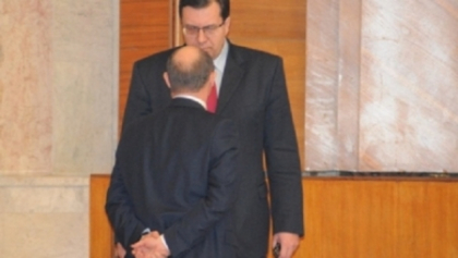 Strelet: Decizia CC ne-a lasat senzatia ca am fost prostiti. Lupu: Daca credeti ca in spate sta PD, spuneti-o Strelet: Decizia CC ne-a lasat senzatia ca am fost prostiti. Lupu: Daca credeti ca in spate sta PD, spuneti-o