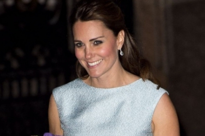Kate Middleton poarta in sfarsit rochii pentru gravide! Cum arata in luna a 6-a de sarcina
