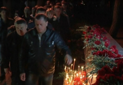 Comemorare sumbra in Ucraina. Oamenii au stat de veghe o noapte intreaga