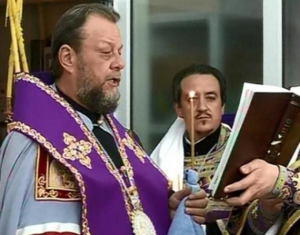Pasca ca in Italia, dar dupa reteta moldoveneasca. Prajiturile sunt sfintite chiar de mitropolit