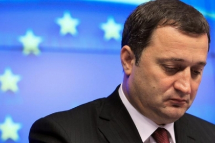 Filat vrea o noua coalitie fara PCRM si PL-ul lui Ghimpu: Negocierile vor fi purtate de Leanca si Timofti Filat vrea o noua coalitie fara PCRM si PL-ul lui Ghimpu: Negocierile vor fi purtate de Leanca si Timofti
