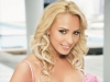 Iulia Vantur si-a schimbat culoarea parului. Uite cum ii sta vedetei cu noul look
