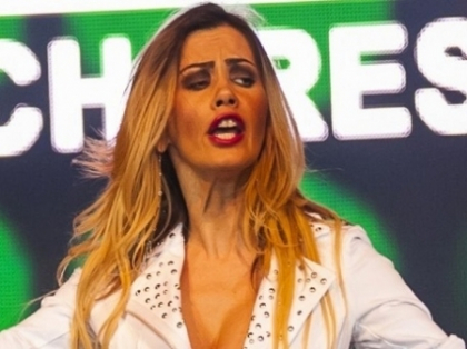 Oana Zavoranu a slabit, dar are colacei pe abdomen. Cum a defilat la o prezentare de moda - FOTO Oana Zavoranu a slabit, dar are colacei pe abdomen. Cum a defilat la o prezentare de moda - FOTO