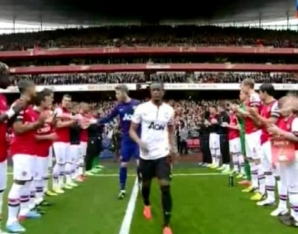 Intampinati cu aplauze de catre adversari. Manchester si Arsenal au facut spectacol pe terenul de joc Intampinati cu aplauze de catre adversari. Manchester si Arsenal au facut spectacol pe terenul de joc