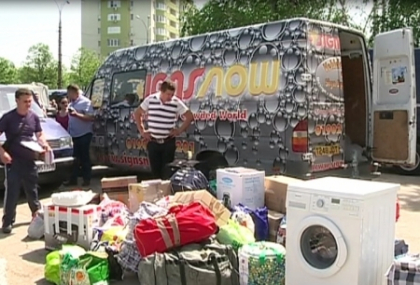 Forfota mare in zona Circului. Moldovenii isi primesc cadourile trimise de peste hotare Forfota mare in zona Circului. Moldovenii isi primesc cadourile trimise de peste hotare