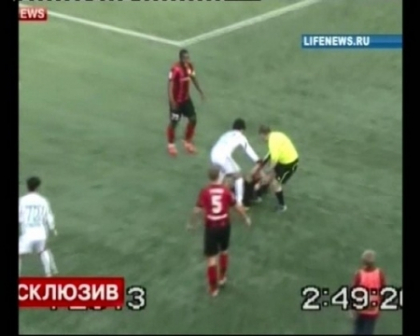 A fost batut, iar acum este sanctionat. Fotbalistul, suspendat pentru injurarea arbitrului A fost batut, iar acum este sanctionat. Fotbalistul, suspendat pentru injurarea arbitrului