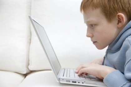 Dependenta de calculator naste crime? Cum ne dam seama ca un copil a devenit dependent