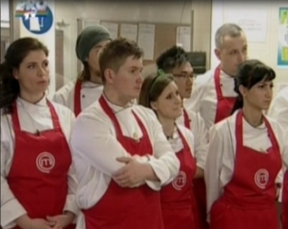 Masterchef, la botezul lui Mihai Petre. Au gatit pentru vedete si pentru copii orfani in aceeasi zi Masterchef, la botezul lui Mihai Petre. Au gatit pentru vedete si pentru copii orfani in aceeasi zi