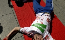 Bilantul accidentului din Bangladesh a ajuns la 800 de morti. Proteste in fata magazinelor Mango
