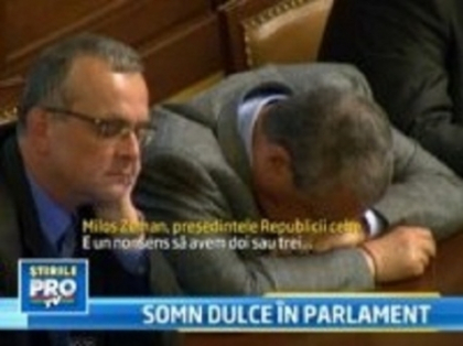 VIDEO. Ministrul de externe din Cehia a adormit in timpul primului discurs al presedintelui in plen