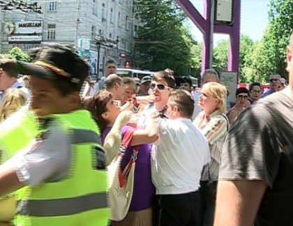 VIDEO. Huiduieli si altercatii in centrul capitalei. Unionistii s-au luat la bataie cu manifestantii rusi