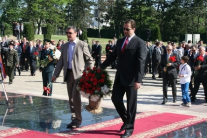 Lupu, de 9 mai: Este inadmisibil ca pentru niste interese de conjunctura sa fie rastalmacita istoria Lupu, de 9 mai: Este inadmisibil ca pentru niste interese de conjunctura sa fie rastalmacita istoria