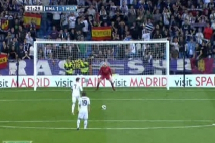 Real Madrid nu-i permite Barcelonei sa devina campioana! Galacticii au invins-o frumos pe Malaga Real Madrid nu-i permite Barcelonei sa devina campioana! Galacticii au invins-o frumos pe Malaga
