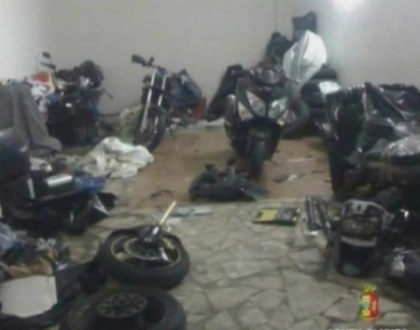 Moldoveni retinuti in Italia pentru furt de motociclete si detinere ilegala de arme. Cum actionau Moldoveni retinuti in Italia pentru furt de motociclete si detinere ilegala de arme. Cum actionau