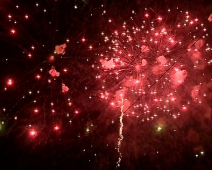 Focuri de artificii SPECTACULOASE au incheiat sarbatoarea de 9 mai. Cum s-a luminat cerul capitalei Focuri de artificii SPECTACULOASE au incheiat sarbatoarea de 9 mai. Cum s-a luminat cerul capitalei