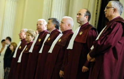 CC a Romaniei: Legislativul de la Chisinau nu poate sa-i revoce din functie pe judecatorii CC CC a Romaniei: Legislativul de la Chisinau nu poate sa-i revoce din functie pe judecatorii CC