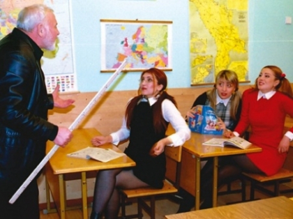 Prietene in viata si pe scena. Aura, Georgeta Voinovan si Aurelia Vasilica, intr-un pictorial inedit Prietene in viata si pe scena. Aura, Georgeta Voinovan si Aurelia Vasilica, intr-un pictorial inedit