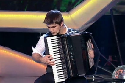 Ghenadie Rotari a facut minuni cu al sau acordeon! Vezi cum a evoluat in FINALA Romanii au Talent Ghenadie Rotari a facut minuni cu al sau acordeon! Vezi cum a evoluat in FINALA Romanii au Talent