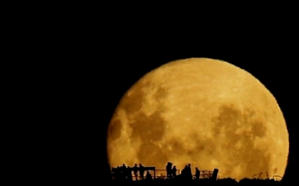 Oamenii de stiinta anunta ca apa descoperita pe Luna are aceeasi origine ca apa de pe Terra